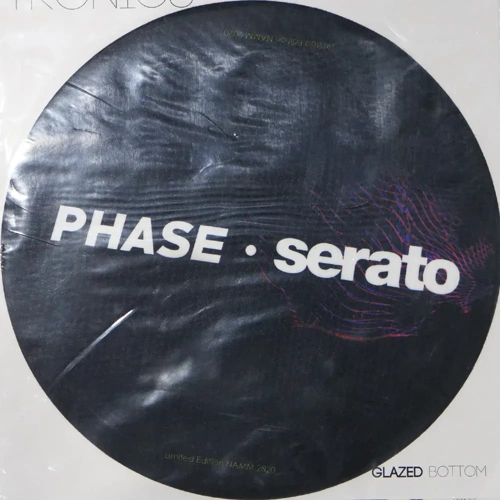 Glow Tronics Slipmat Phase × Serato – Edición Limitada NAMM 2020 - Miniatura 1 en LEMM DJ Store