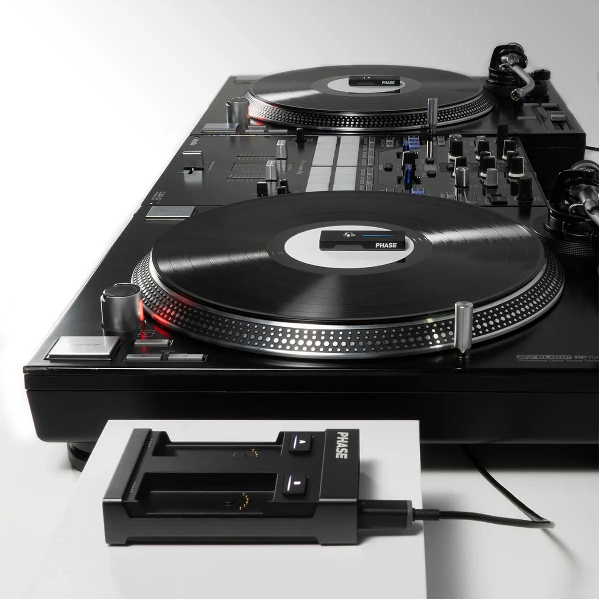 Phase DJ controlador DVS inalámbrico para tornamesas (2 remotos)